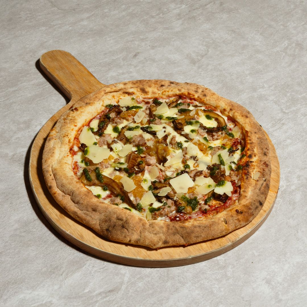 Longaniza e funghi pizza